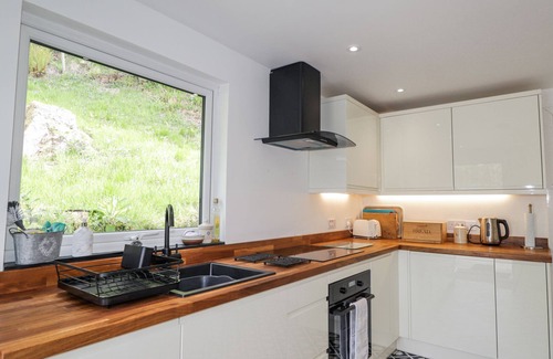 Nostie Cottage | RODDY'S COTTAGE, pet friendly, character holiday cottage in Glenelg