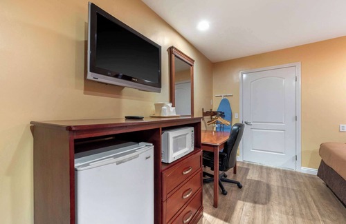 Harbor Hotel | Rodeway Inn Carson - Los Angeles South