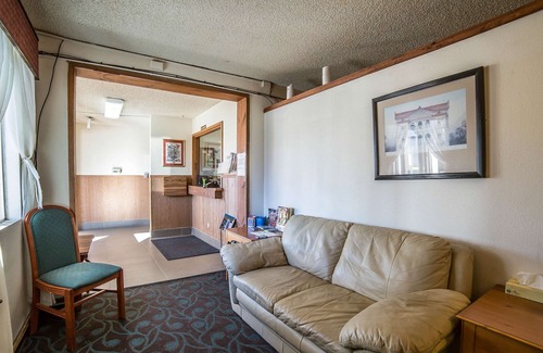 Cheyenne Hotel | Rodeway Inn Cheyenne I-80 East