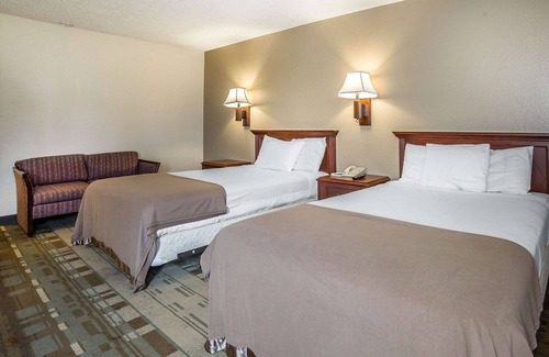 Cheyenne Hotel | Rodeway Inn Cheyenne I-80 East