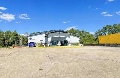 Hattiesburg Apartment | Rodeway Inn Hattiesburg North - King Room - Smoking 3