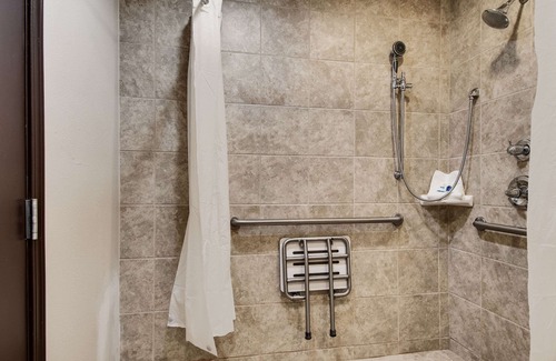 Hayden Island Hotel | Rodeway Inn & Suites Portland - Jantzen Beach