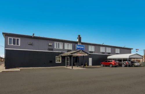 Sidney Hotel | Rodeway Inn & Suites Sidney Historic Downtown I-80