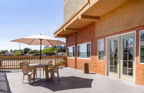 North Auburn Hotel | Rodeway Inn