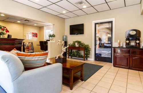 North Auburn Hotel | Rodeway Inn