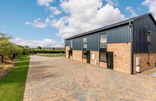 Bishampton House | Roe Cottage - Disabled adapted - 2 bed - hot tub