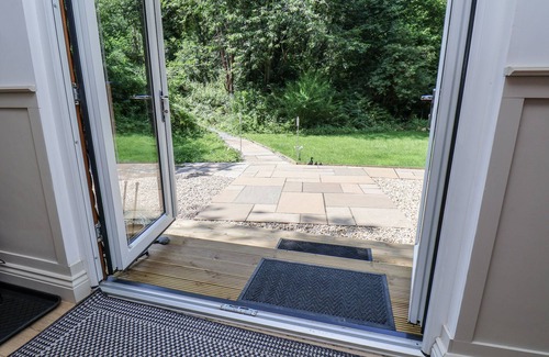 Aislaby Cottage | ROE DEER LODGE, pet friendly, luxury holiday cottage in Sleights