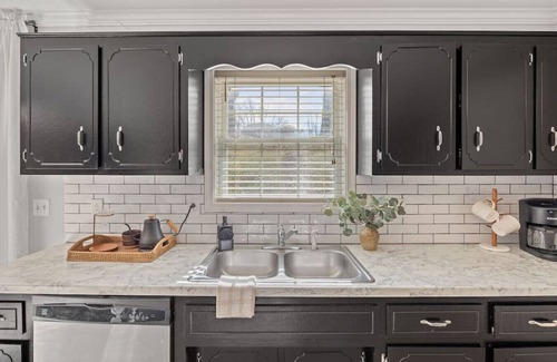 Clarksville Apartment | Roedeer Retreat Near Ft. Campbell & Pet Friendly