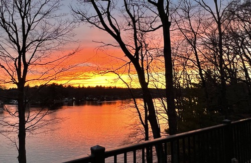 Big Rapids House | Rogers Pond & River Retreat | Grand Views | Kayaks