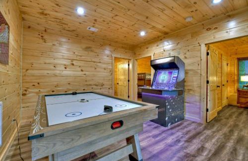 Mineral Bluff Villa | Rohring Retreat - Bask in comfort on the deck and play games in the game room