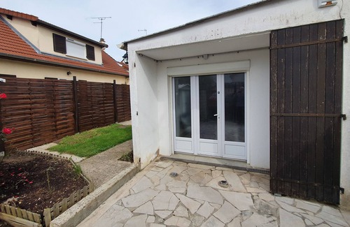 Roissy-en-Brie House | Roisséen house between Paris and Disneyland