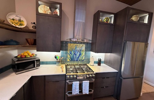 Oak Creek House | Rojo Retreat Sedona - 2 bedrooms, 1.5 bathrooms - Sleeps 4 FREE Red Rock Pass