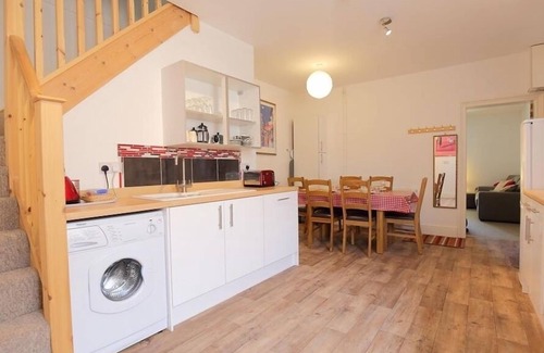 Salisbury Cottage | ROJOY, family friendly in Salisbury
