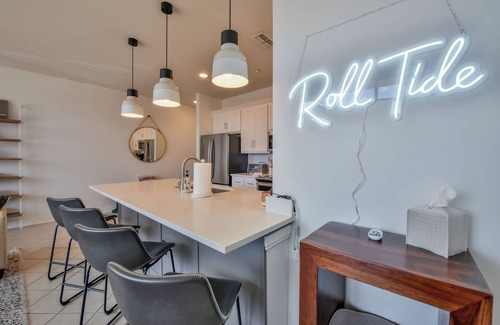 Tuscaloosa Condo | Roll Tide Too-Book for football season! Walk to Stadium! Rooftop Deck!
