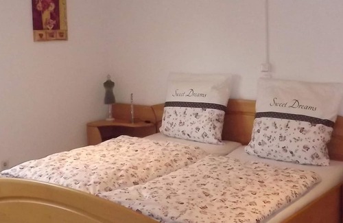 Dreikirchen Apartment | Rolli Apartment Kremer - Rolli 2-bed apartment/apartment, shower, toilet