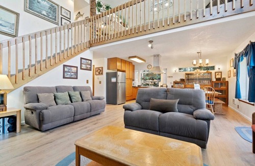Hiouchi House | Rollin on the River!