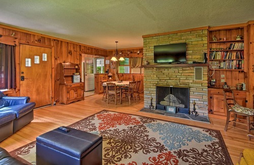 Highlands Hills Cabin | 'Rolling Acres' Highlands Cabin w/ Fire Pit!