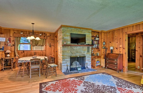 Highlands Hills Cabin | 'Rolling Acres' Highlands Cabin w/ Fire Pit!