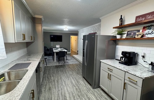 Tuscaloosa House | Rolling Tides | Tuscaloosa Vacation Rental-1.3 Miles to Bryant-Denny Stadium!