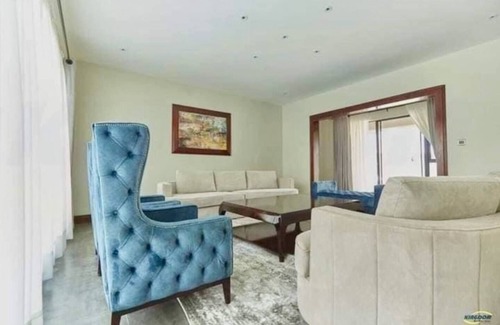 Cathedral Hill Villa | Roma park villa 4