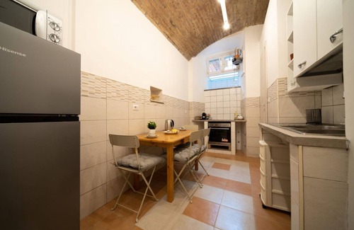 Rione XVIII Castro Pretorio Apartment | Roma Porta Pia Apartment