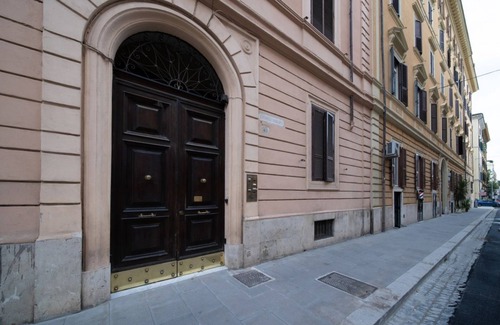 Rione XVIII Castro Pretorio Apartment | Roma Porta Pia Apartment