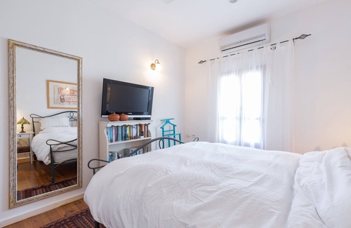 Jaffa Apartment | Romance and fun. The beauty, the sea and the action of Jaffa. 2 suites in one !