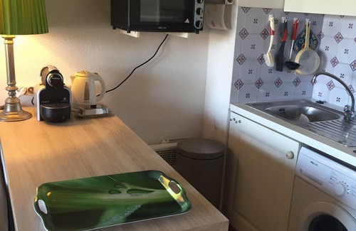 Port Grimaud Apartment | Romance in Port Grimaud 2p with a/c, parking + private wifi