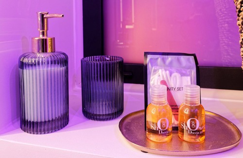 Saint-Martin-du-Littoral Apartment | Romance Spa Love Night