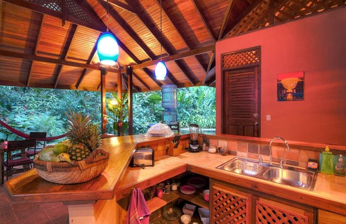 Cocles Villa | Romantic getaway with plunge pool in jungle garden