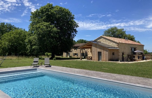 Marsales House | Romantic 1 bedroom loft apartment with pool, 5 min to Monpazier