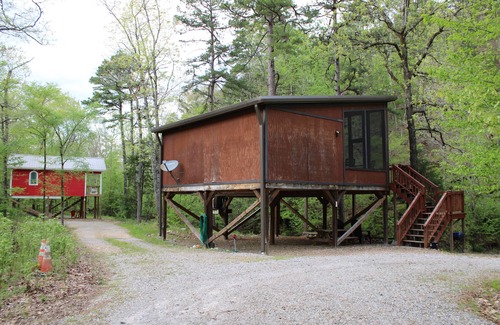 Jones Mills Cabin | Romantic 1 Br cabin with large tub, beautiful Mt and creek views