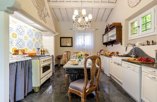 Pescia Villa | Romantic and Luxury COTTAGE NANNI with Pool