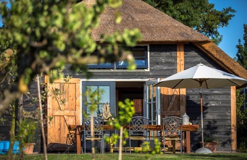 Tuitjenhorn House | Romantic and very cozy vacation home - Stolpje 't Veldzicht