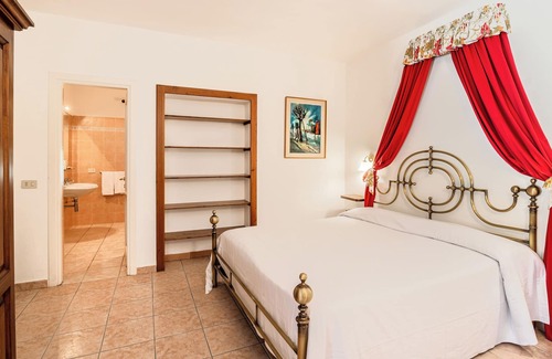 Montegabbione Apartment | Romantic Apartment In Agriturismo, Parrano, Italy