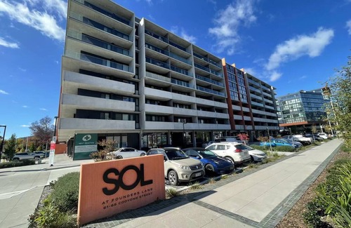 Braddon Apartment | Romantic apt/2b2ba/2 free parking spots/near city Centre&ANU!