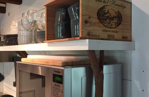 Cashiers Cabin | Romantic, bark covered cottage-close to town, book a summer stay now!🌲🍷🌲