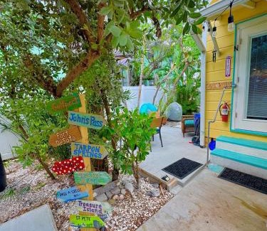 Pass-a-Grille House | Romantic Beach Escape Steps to Sand & Sunset