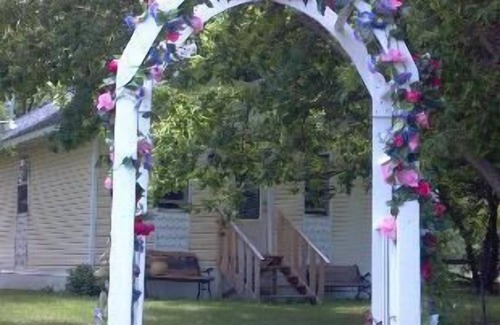 Muskego Cottage | Romantic Bed And Breakfast Cottage.