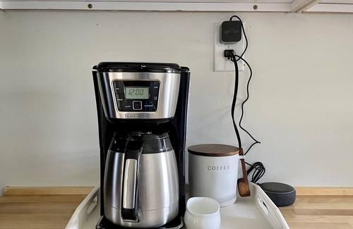 Narragansett Cottage | Romantic Bonnet Shores cottage - private beach access