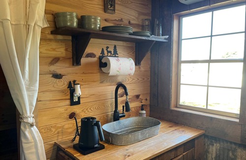 Lupton City Cabin | Romantic Cabin -Also available RV pad w/hookups -Heated Outside Shower & Soaker Tub - Mountain Views