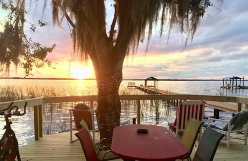 St. Augustine Cabin | ~ ROMANTIC CABIN & HOUSE Sleeps 6 ~ ST. JOHN’S RIVER~ Bring Kayaks!