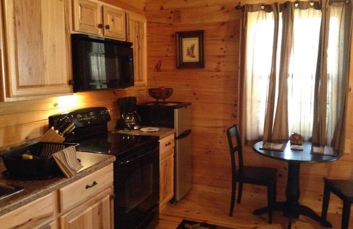 Lake Lure Cabin | Romantic Cabin, (No hidden Fees) Double Jacuzzi in Master Bedroom.