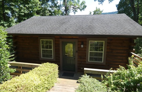 Lake Lure Cabin | Romantic Cabin, (No hidden Fees) Double Jacuzzi in Master Bedroom.