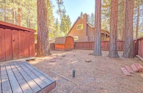 Al Tahoe Cabin | Romantic Cabin for 2- Private Hot Tub, Convenient to Heavenly, Lake and Casinos-1198C~