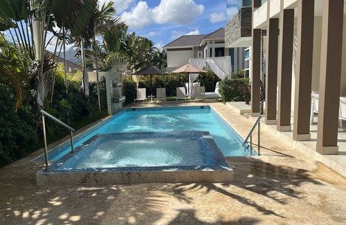 Costambar Villa | Romantic Caribbean villa just minutes from the beach