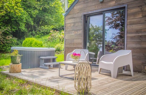 Ferrieres Cottage | Romantic Chalet in Ferrières with Hot Tub
