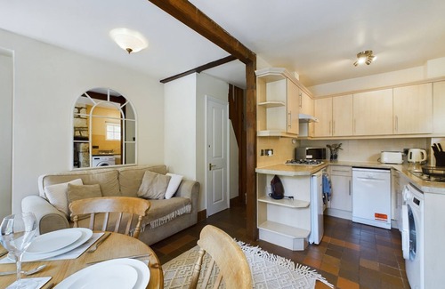 Winchcombe House | Romantic Cottage | Cotswolds | Parking | Wi-Fi