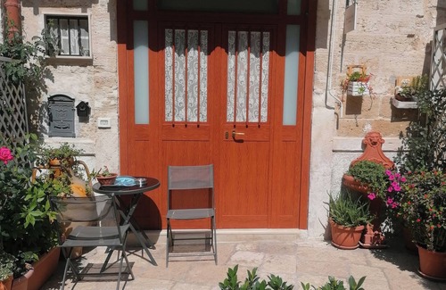 Old Town Apartment | Romantic cottage in the heart of the historic center of Bari