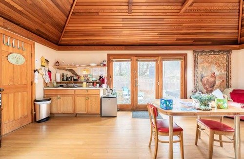 Phoenicia Cottage | Romantic cottage with hot tub . Close to hiking and breweries . Pet friendly!